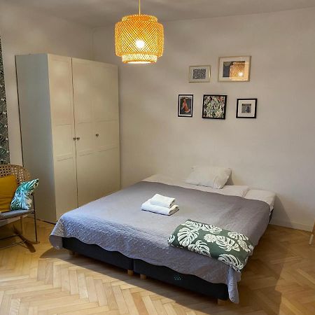 Slow Life Apartment Next To Metro Station Varšava Exteriér fotografie
